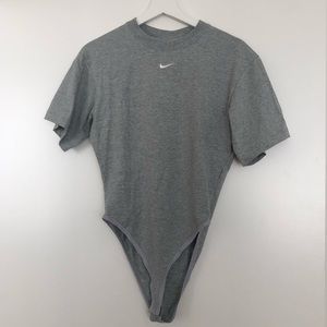 Nike Sportswear Essential short-sleeve bodysuit